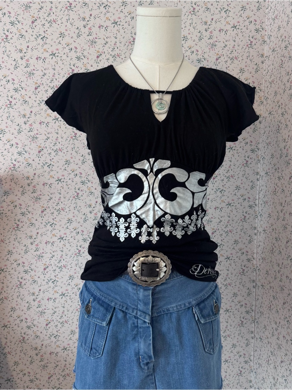 Y2K Dereon Black Short-Sleeve Top with Silver and Rhinestone Details